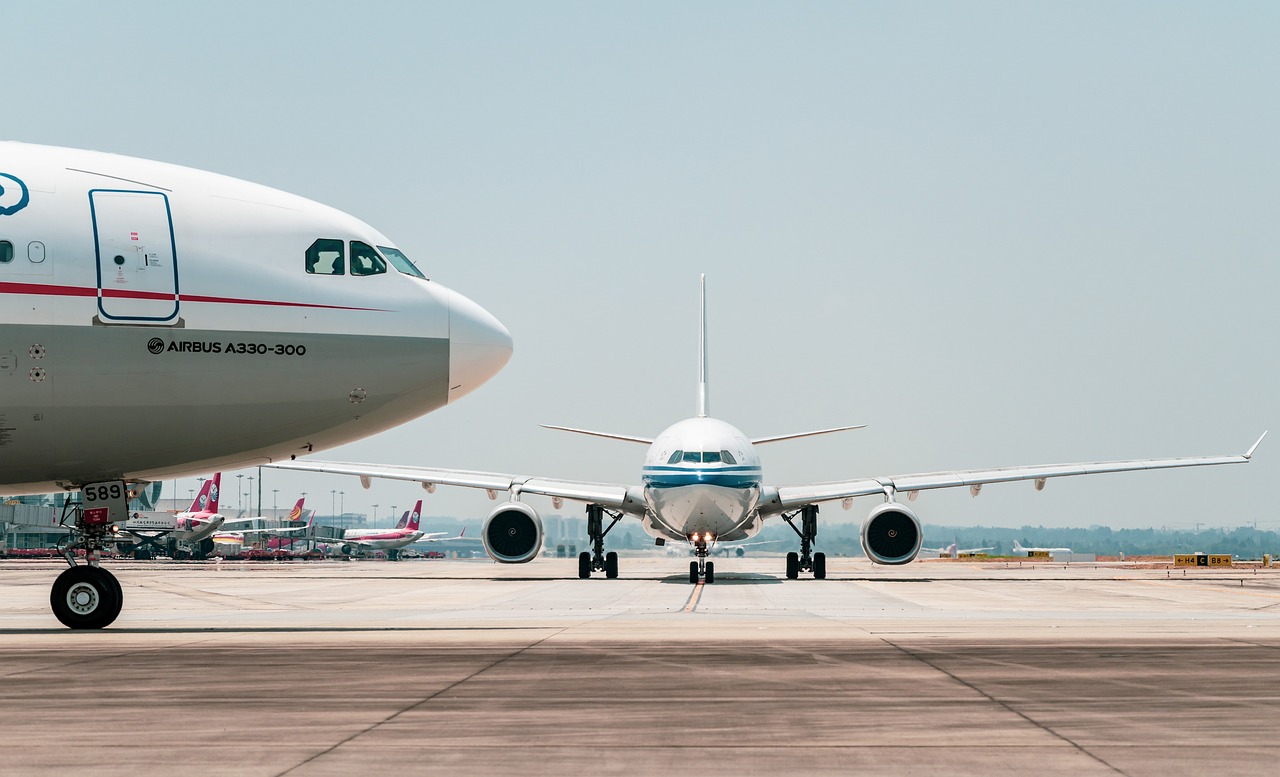 airplane, wait, apron